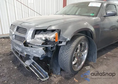 2008 Dodge Magnum z USA, uszkodzony, nr VIN 2D4FV47TX8H153305